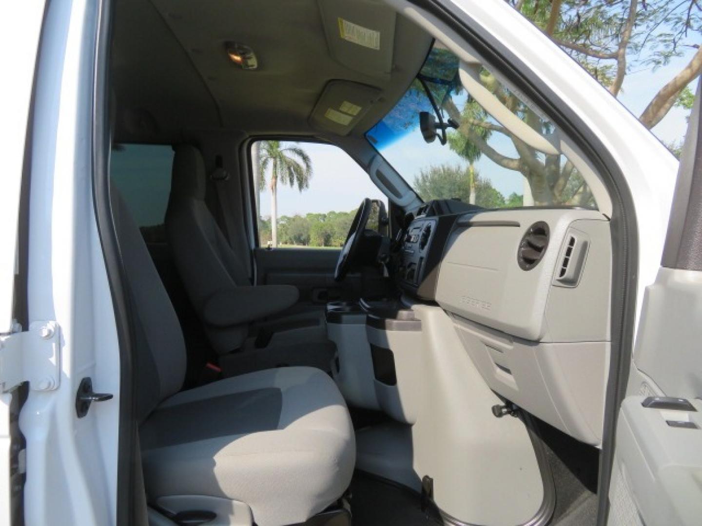 2014 White /GRAY Ford E-Series Wagon XLT (1FBSS3BL6ED) , AUTOMATIC transmission, located at 4301 Oak Circle #19, Boca Raton, FL, 33431, (954) 561-2499, 26.388861, -80.084038 - Photo#73